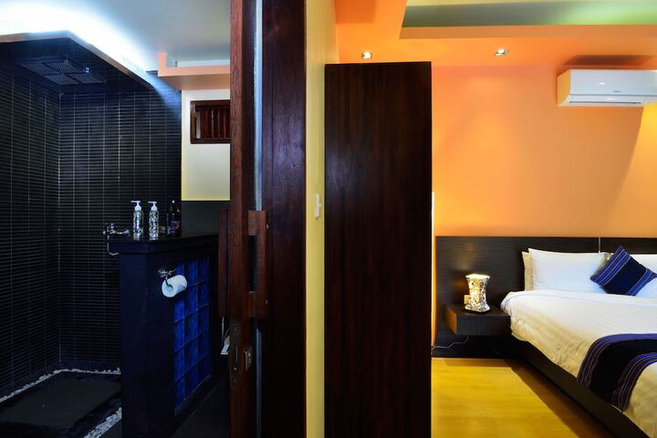 Room 5 of 75