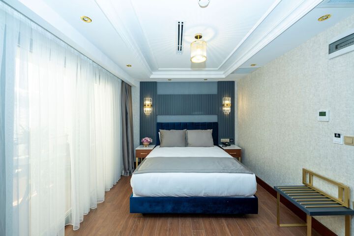 Room 73 of 144