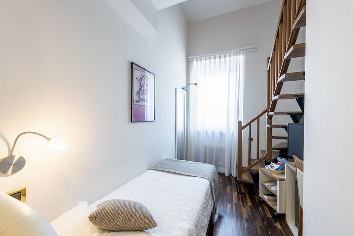 Room 4 of 51