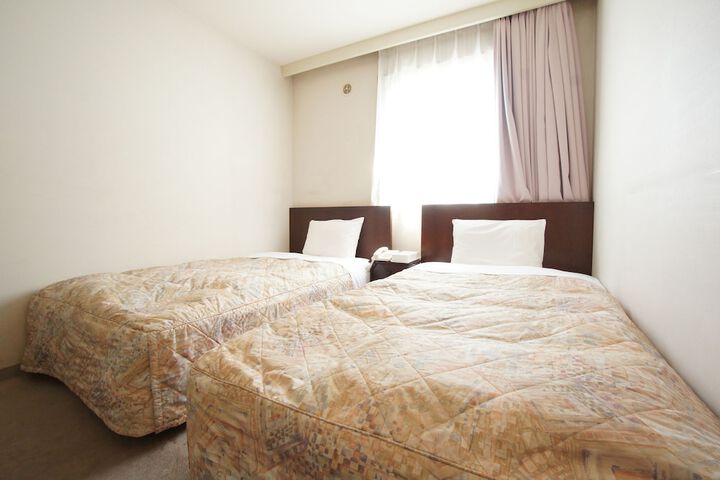 Room 16 of 37