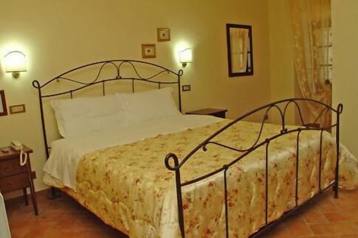 Room 20 of 35