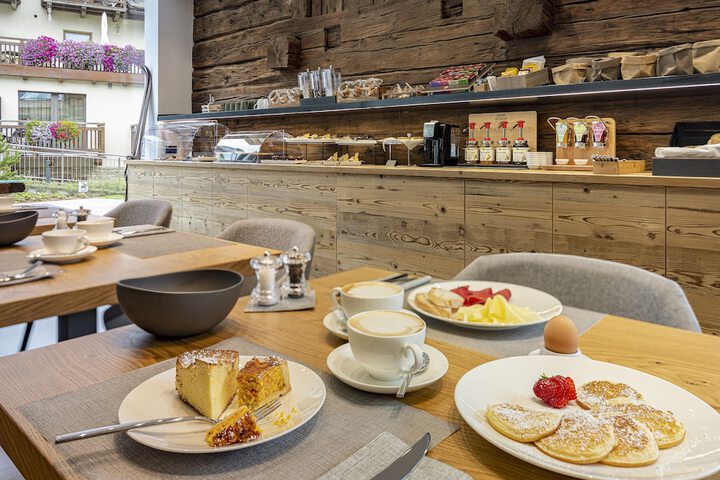Breakfast/Coffee Service 98 of 127