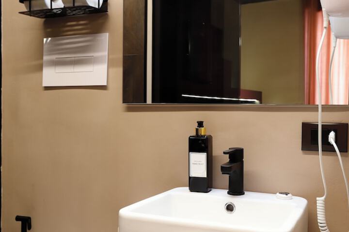 Room 150 of 183