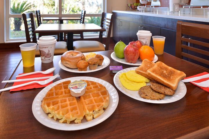 Breakfast area