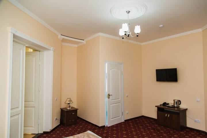 Room 36 of 60