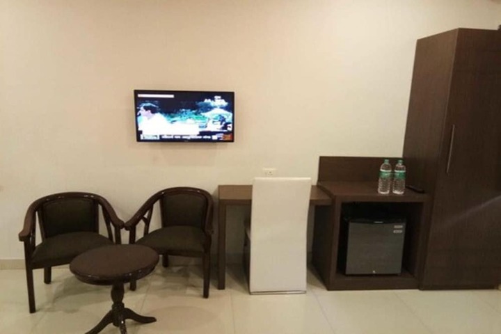 Room 13 of 25