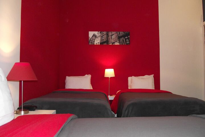 Room 26 of 239