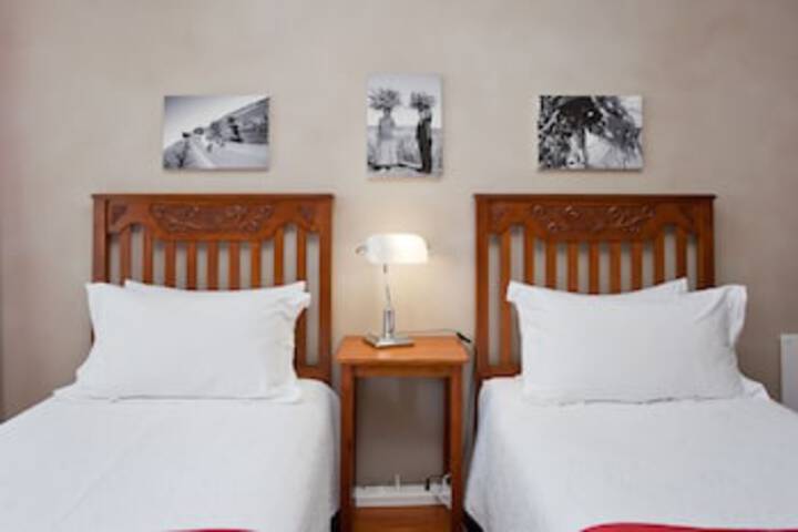 Room 52 of 150