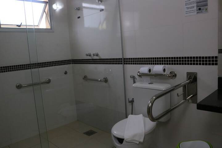 Room 33 of 49