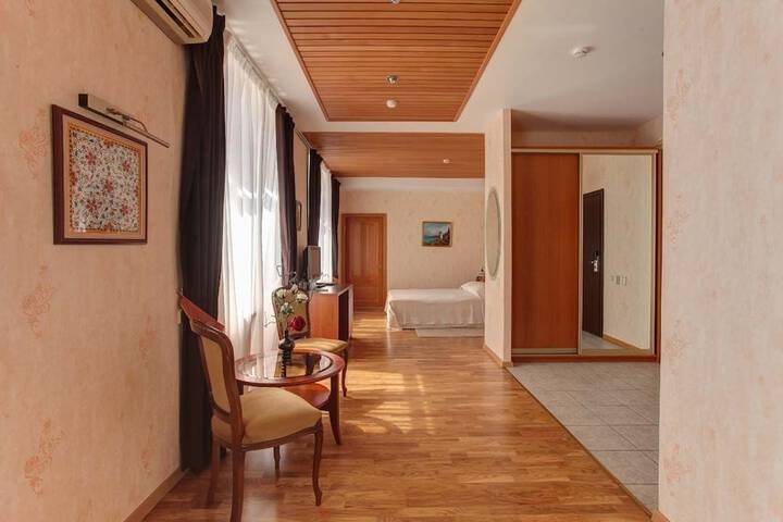 Room 21 of 69