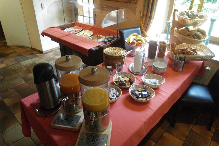 Dining 10 of 46