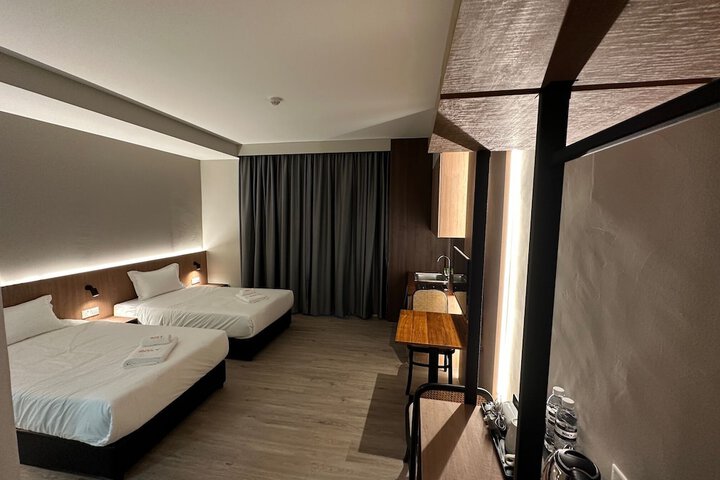 Room 12 of 17