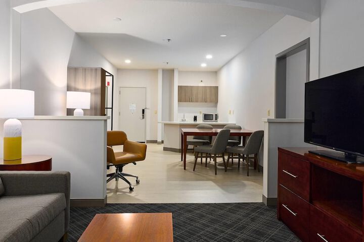 Room 32 of 91
