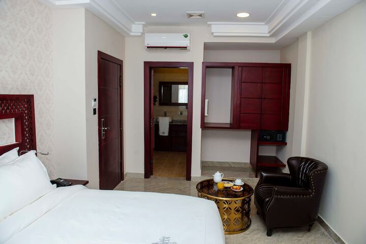 Room 6 of 45