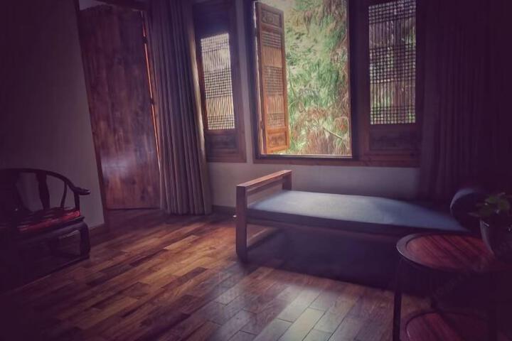 Room 37 of 37