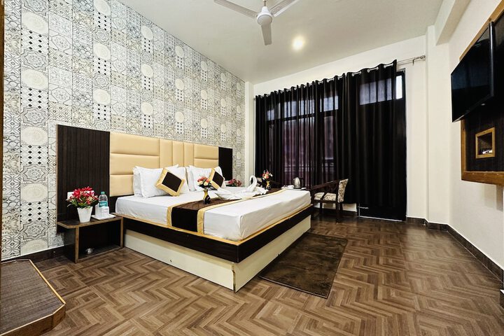 Room 7 of 25