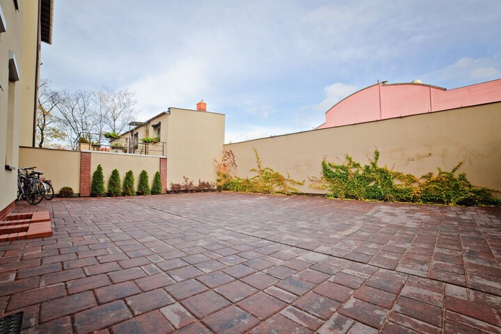 Hotel Exterior 43 of 43