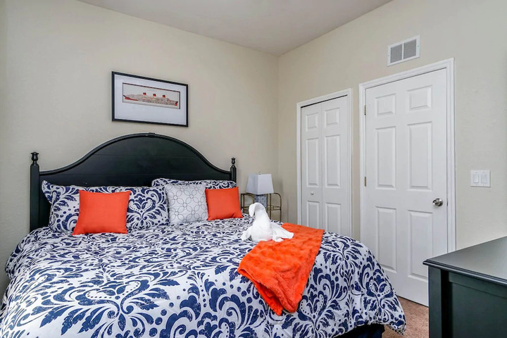 Room 4 of 6