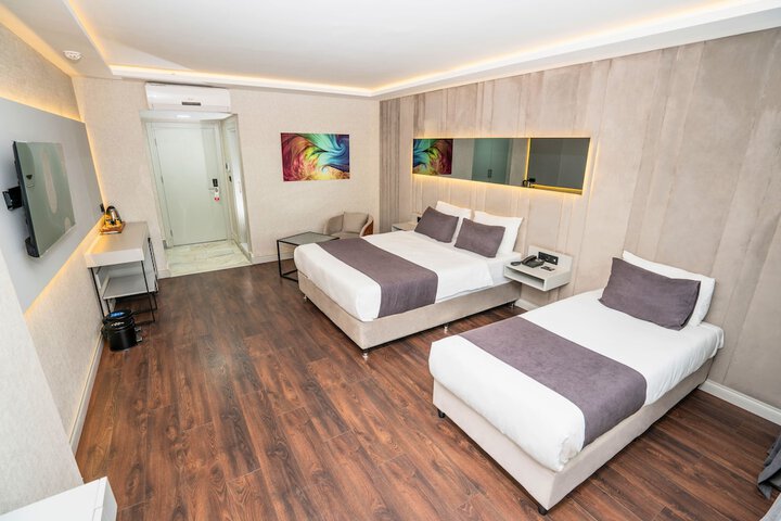 Room 33 of 63