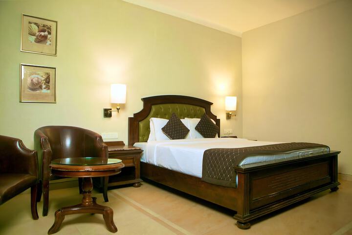 Room 27 of 80