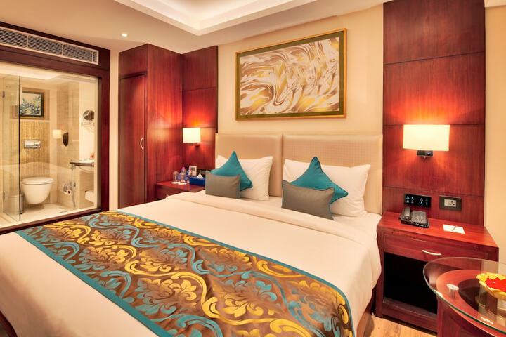 Room 11 of 35