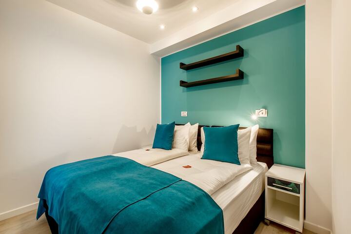 Room 21 of 166