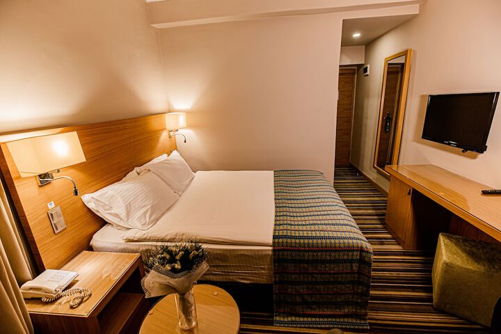 Room 34 of 66