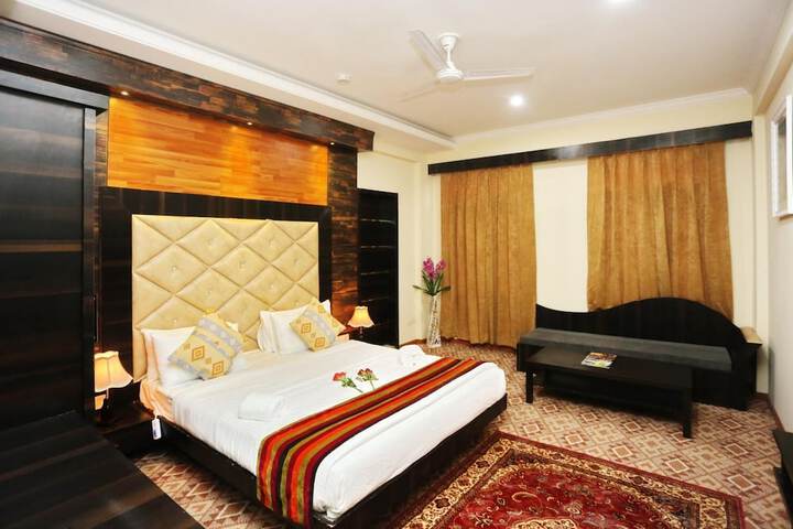 Room 14 of 22