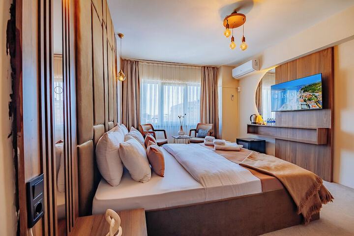 Room 17 of 27