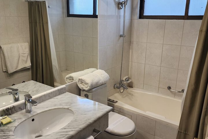 Room 33 of 105
