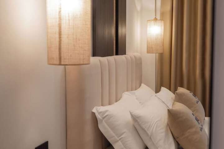 Room 13 of 76