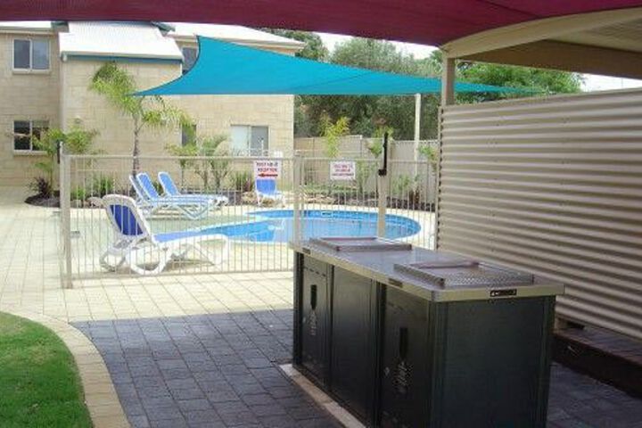 Property Grounds 17 of 24