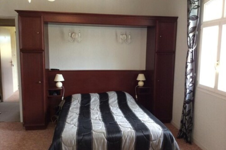 Room 16 of 38
