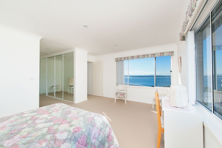 Room 4 of 22