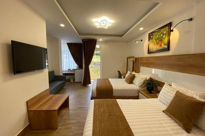 Room 8 of 35