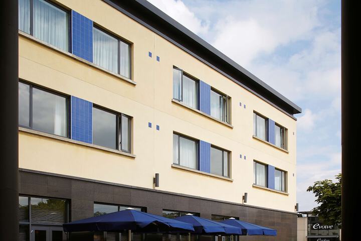 Hotel 92 of 100