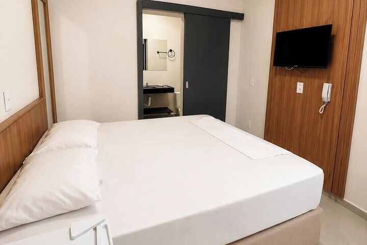 Room 5 of 25
