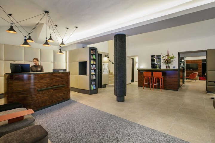 Guest Lobby