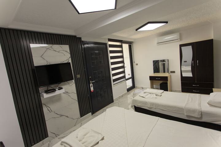 Room 22 of 53