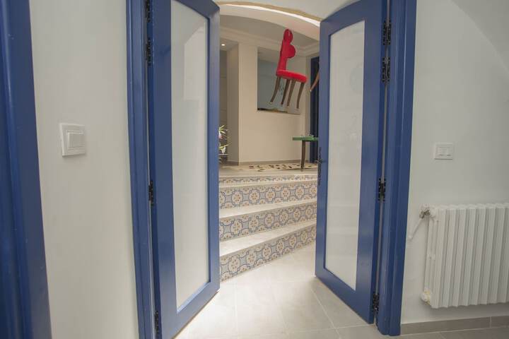 Room 6 of 33