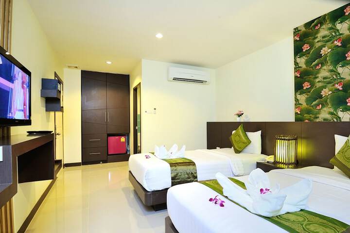 Room 15 of 34