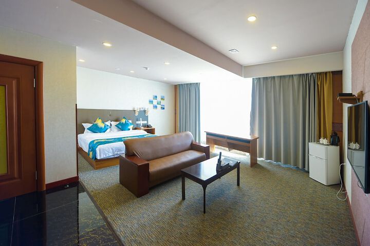 Room 18 of 21