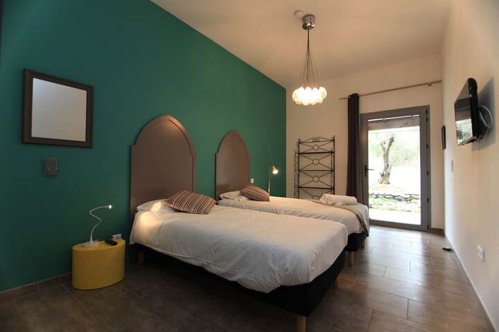 Room 19 of 39