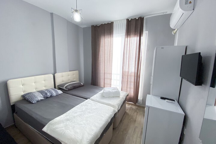Room 3 of 25