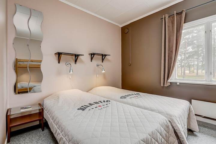 Room 7 of 38