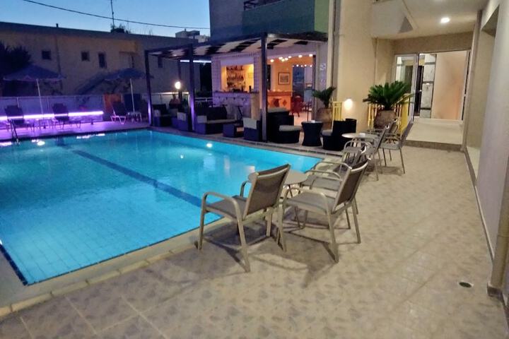 Hotel 77 of 95