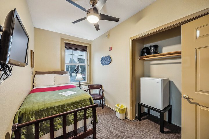 Room 30 of 118