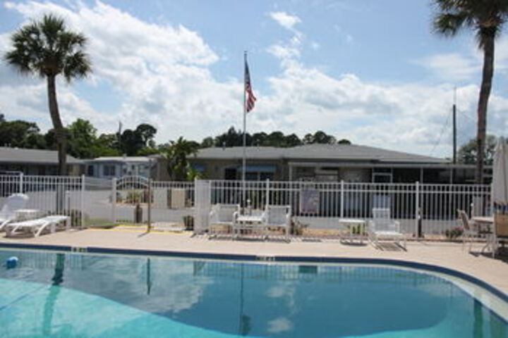 Carters Motel & Mobile Village