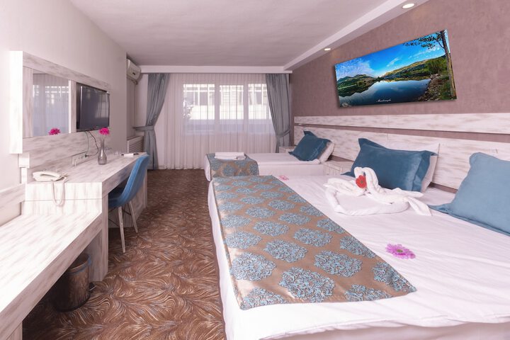 Room 4 of 15