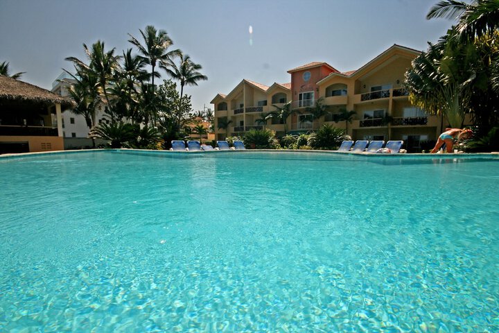 Hotel with Pool